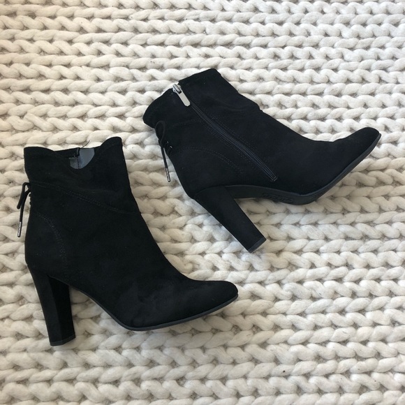 Sam Edelman Shoes - 👢 Sam Edelman Black Booties with Bow detail